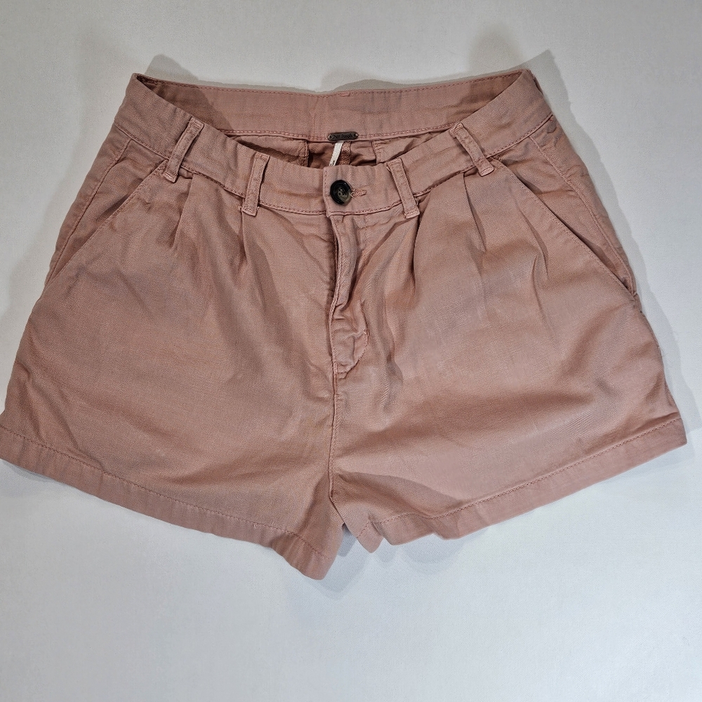 Free‎ People Shorts Womens Size 6 Peach High Rise Relaxed Beachy Vacation Wear